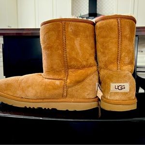 UGGs girls size 5 chestnut brown used condition